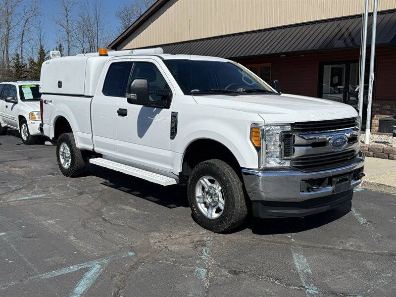 2017 Ford F-250 Super Duty XLT 4X4 M140 Service Body