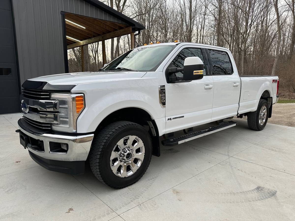 2019 Ford F-250 Super Duty Lariat 4x4 6.7 Powerstroke Diesel Crew Cab