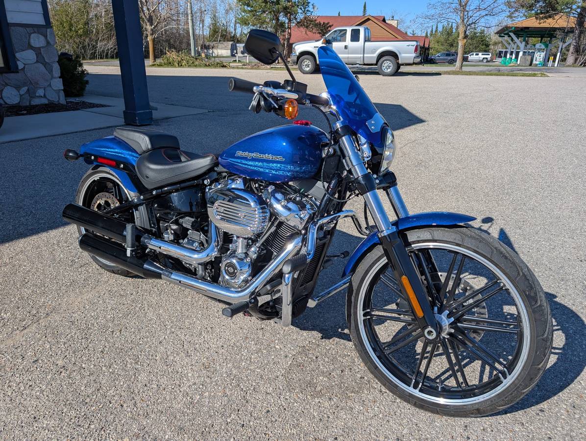 2019 Harley Breakout 114 - 114" M8, ABS - 1,300 miles