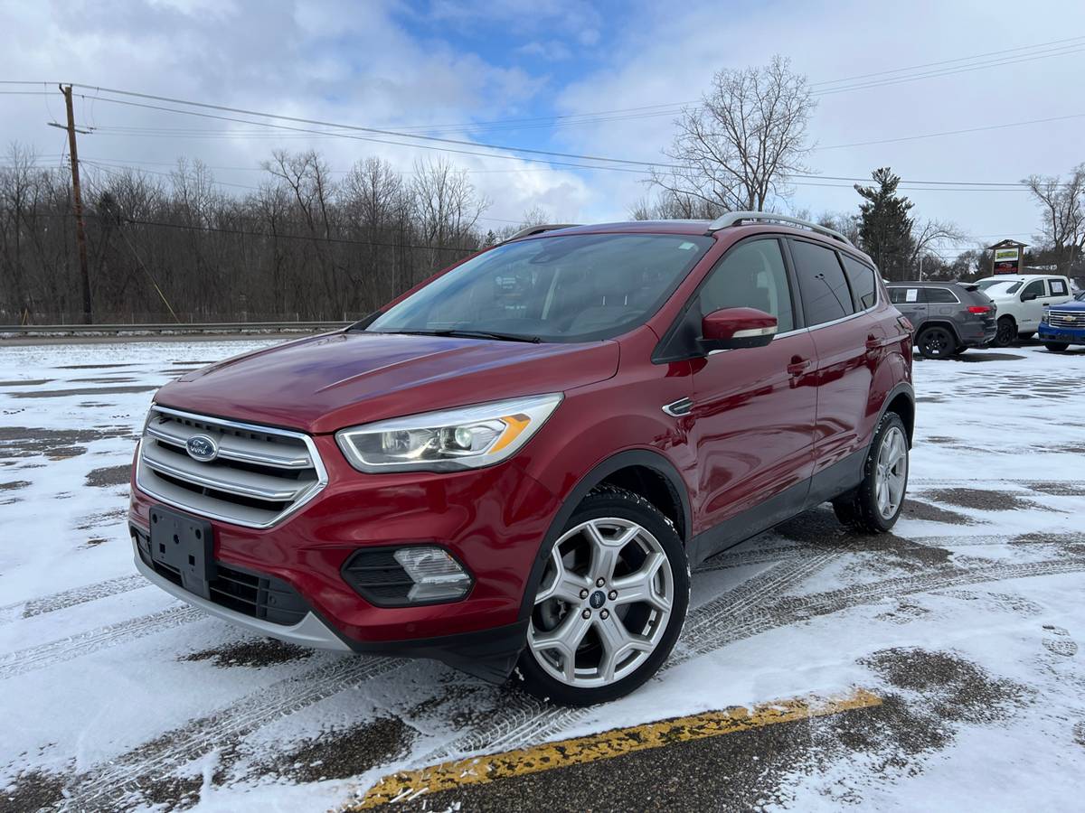 2019 Ford Escape Titanium 4WD-LEATHER! MOON! SELF PARK! LOADED! CLEAN