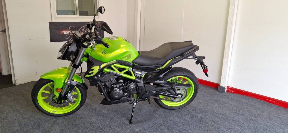 2023 Benelli 302S is in excellent condition with only 1,518 original m