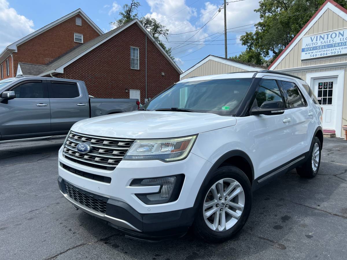 2016 Ford Explorer XLTNice CarLow mileReliable90K