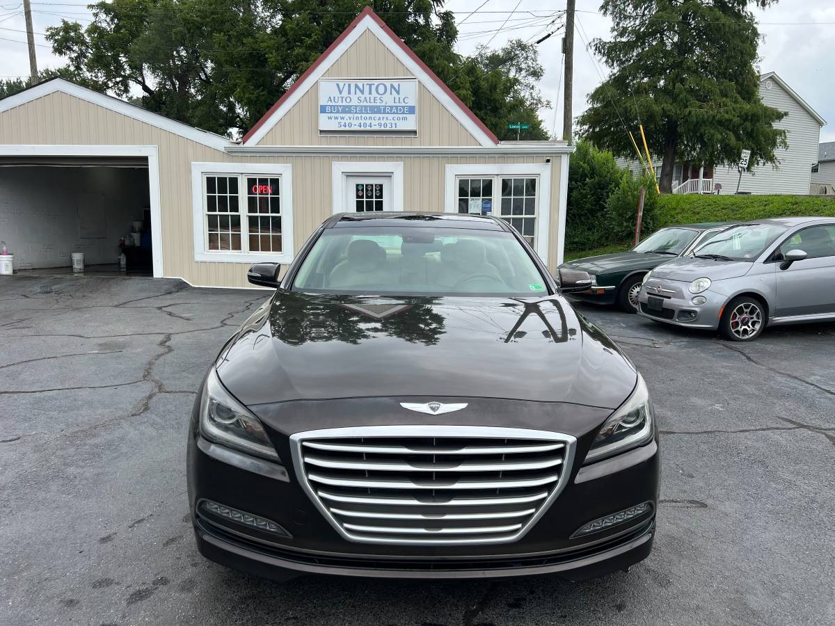 2016 Hyundai Genesis 3.8L V6 4D SedanNice CarReliableLow mile76K