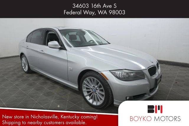 2011 BMW 3-Series 328i xDrive Sedan 4D