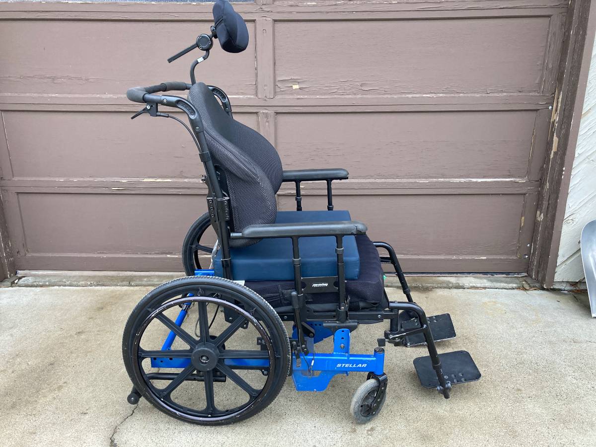 Mobility assistance chair