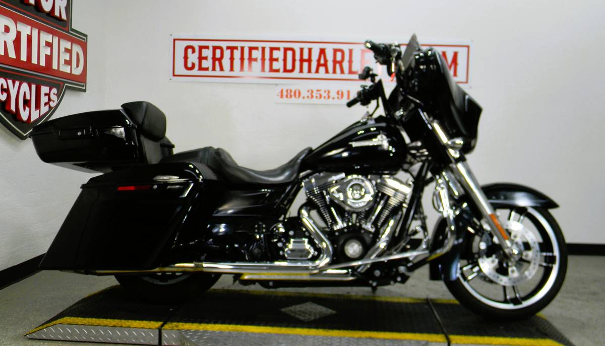 2014 HARELY-DAVIDSON STREET GLIDE SPECIAL