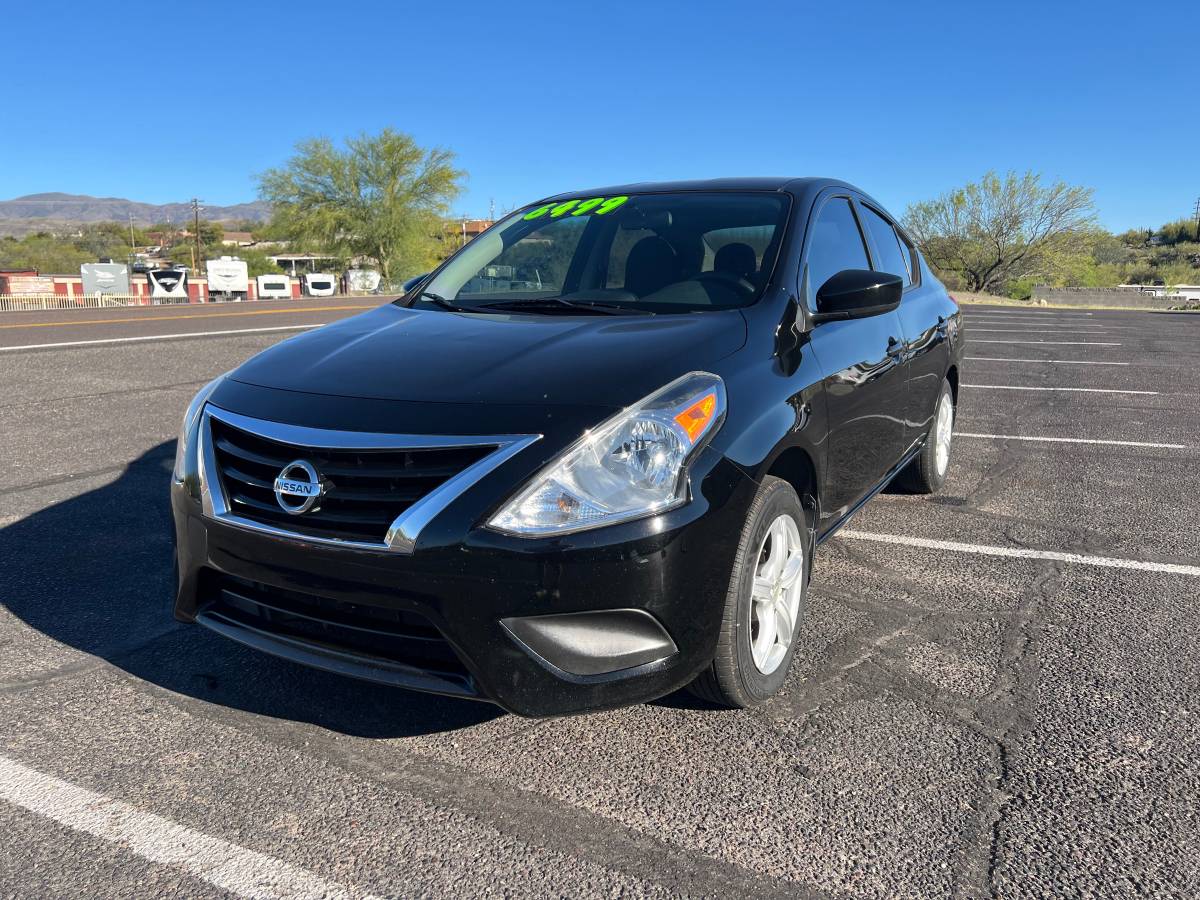 2016 Nissan Versa s 5 spd Manual 96k Miles
