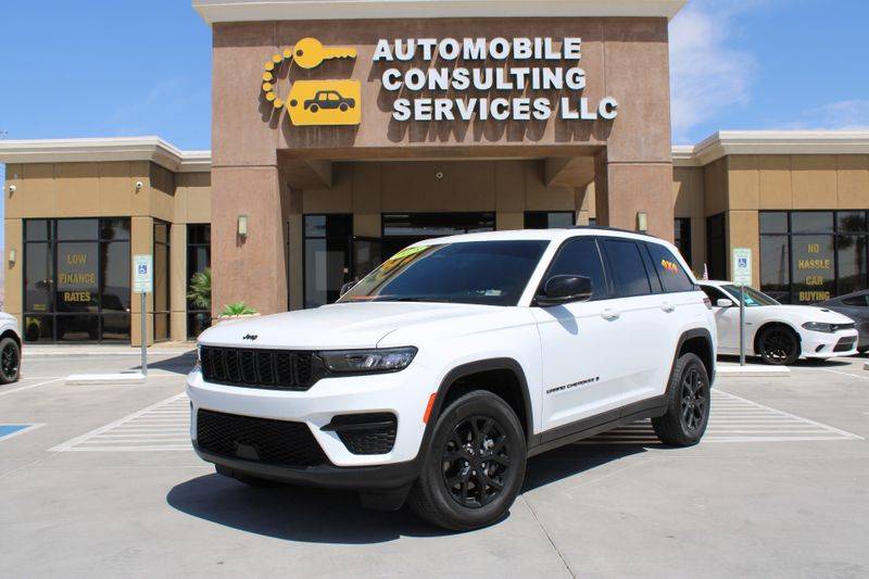 2025 Jeep Grand Cherokee Altitude 4X4 LOW MILES GREAT DEAL