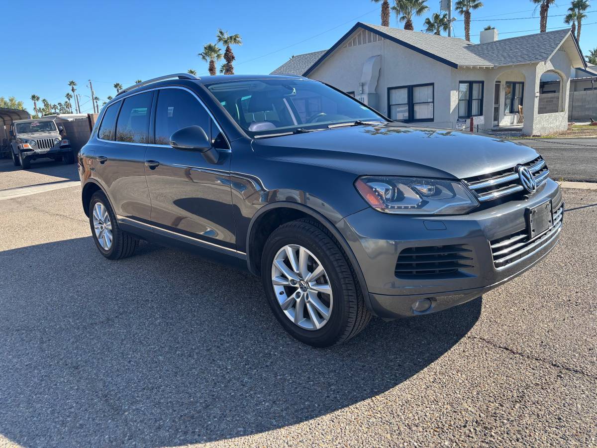 2014 Volkswagen Touareg excellent conditions AWD 4x4