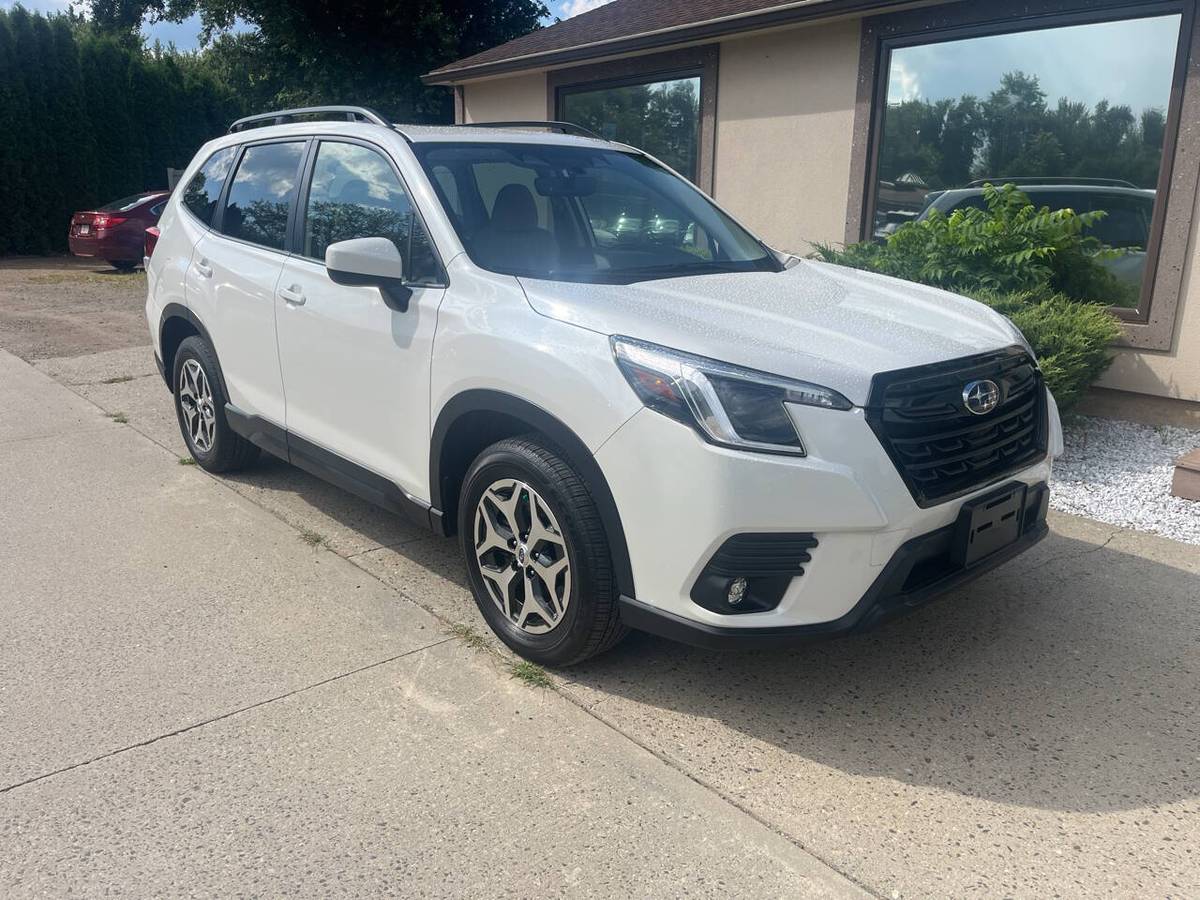 2024 Subaru Forester 2.5i Premium AWD - 9,819 Miles