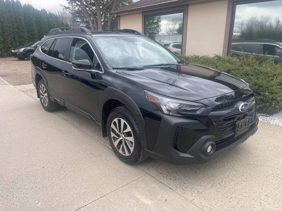 2025 Subaru Outback 2.5i Premium AWD - 10,374 Miles