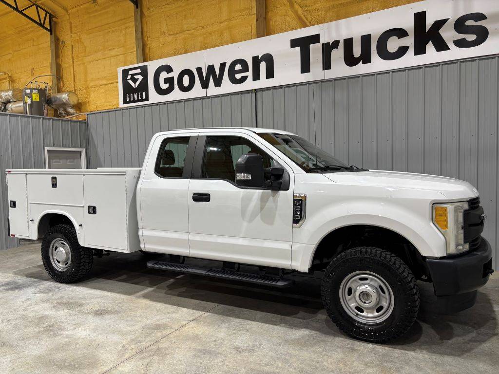 2017 Ford F250 XL Extended Cab 4wd Utility Bed Back Up Camera