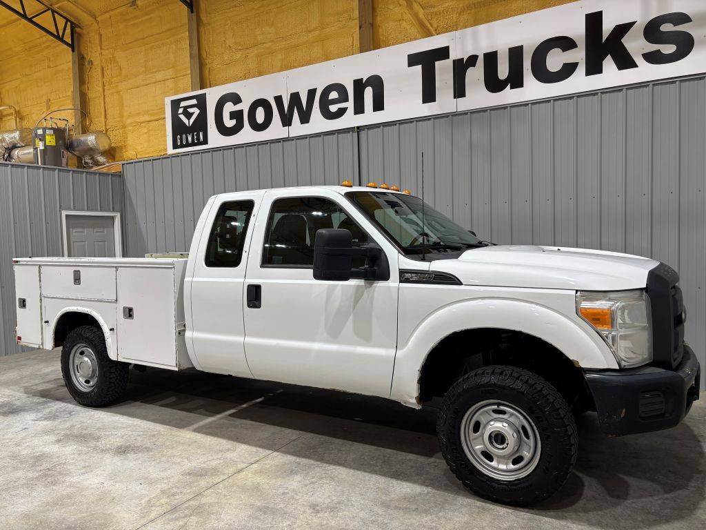 2015 Ford F250 XL Extended Cab 4wd Utility Bed