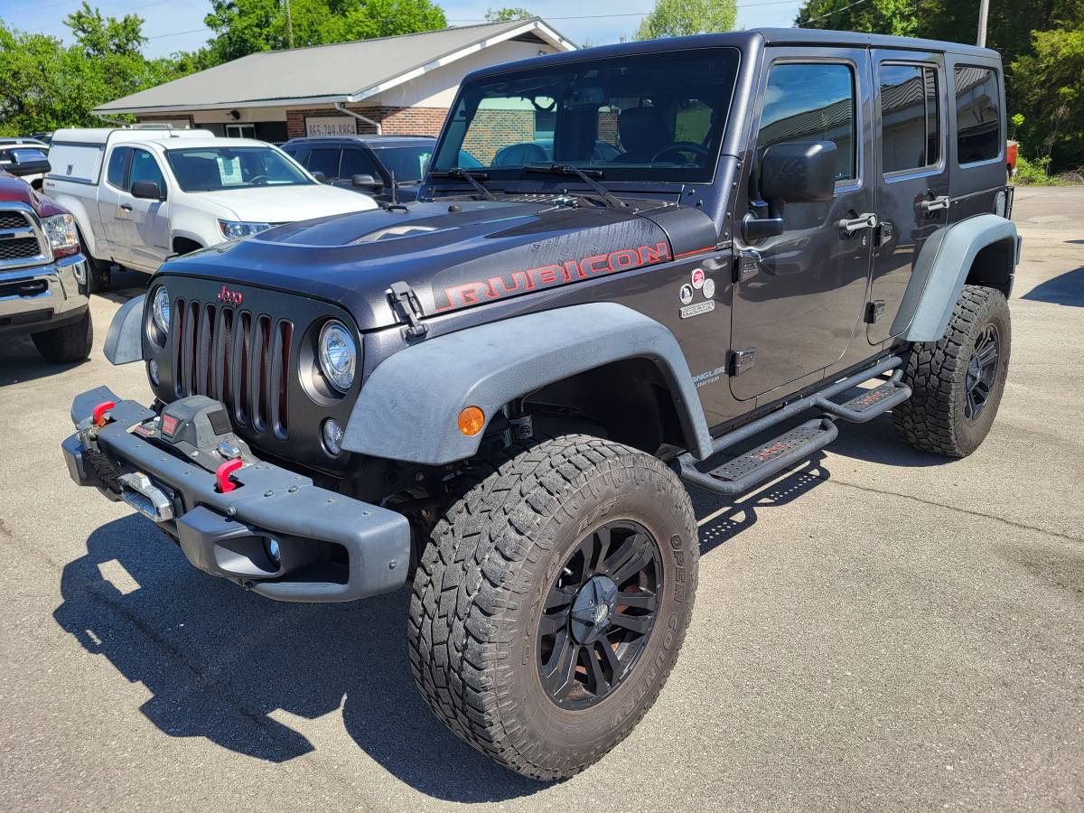 2017 JEEP WRANGLER RUBICON...6CYL 6SPD MANUAL TRANS....74000 MILES