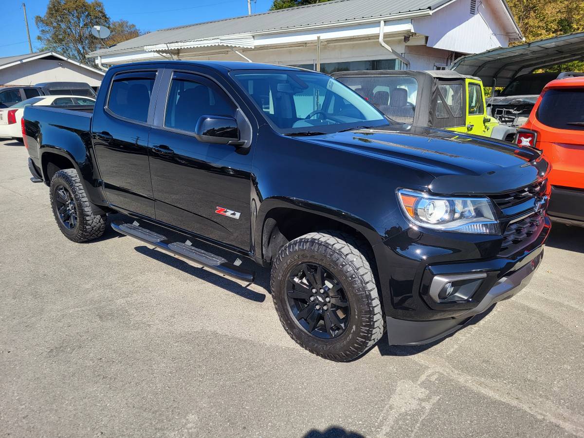 2022 CHEVROLET COLORADO CREW CAB Z71...6CYL 4X4..44000 MILES..SHARP