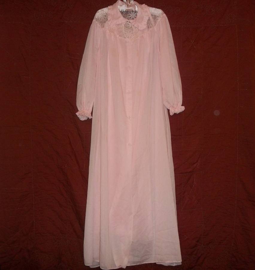Pink Peignoir Nightgown & Robe Set – Annique Rosa Puleo Szule