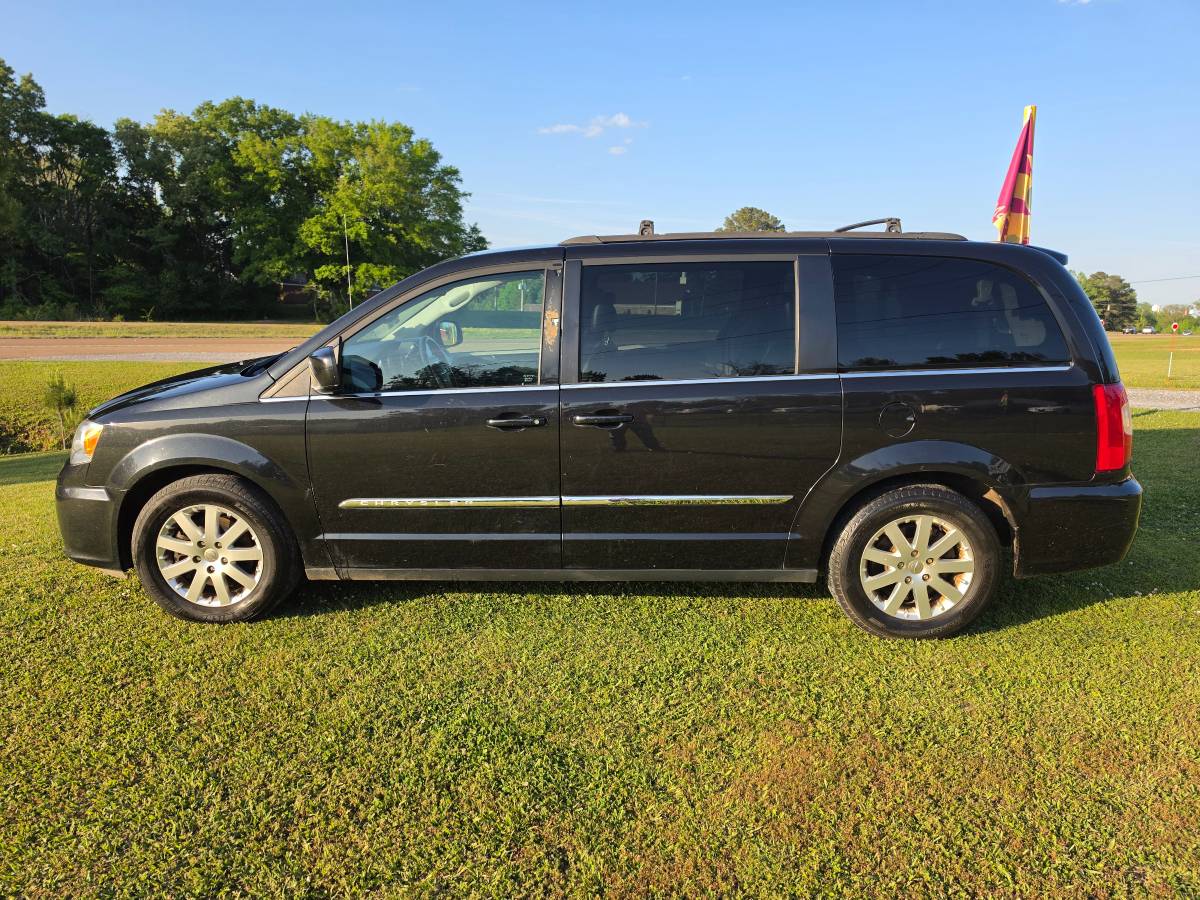 2016 Chrysler Town & Country Touring