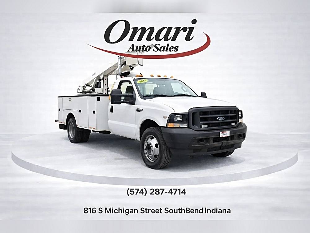 2004 Ford F450 Super Duty Regular Cab Chassis 141 W.B. 2D