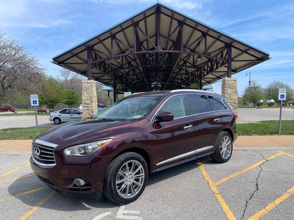 2013 Inifniti JX35 ( 93K MILES, AWD )