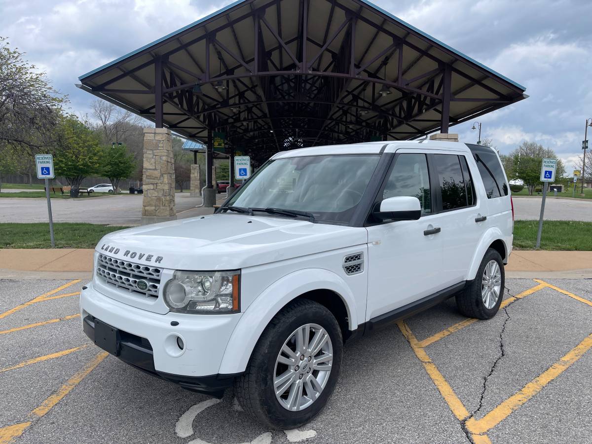 2011 Land Rover LR4 ( 4X4, DRIVES GREAT )
