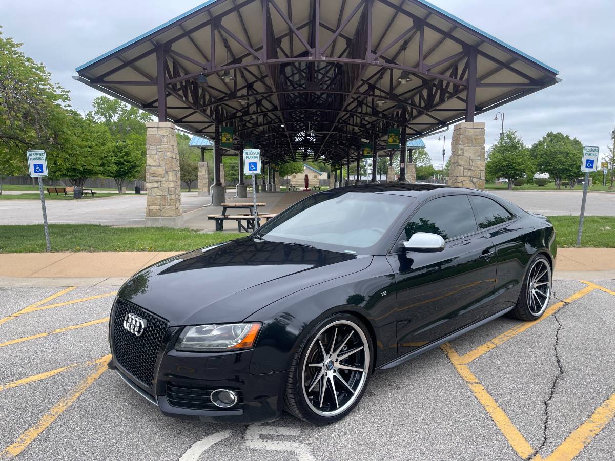 2010 Audi S5 Quattro Prestige ( AWD, LOW MILES, SUPER CLEAN )