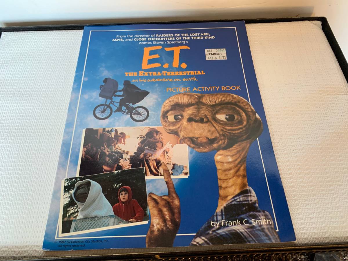 1982 E.T. The Extra-Terrestrial in His Adventure on Earth Picture Book