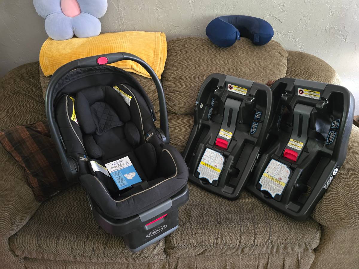 Graco SnugRide SnugLock LX Car Seat featuring TrueShield Technology