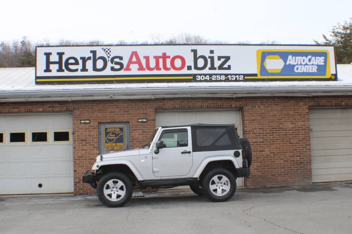 2011 JEEP 4X4 WRANGLER SAHARA