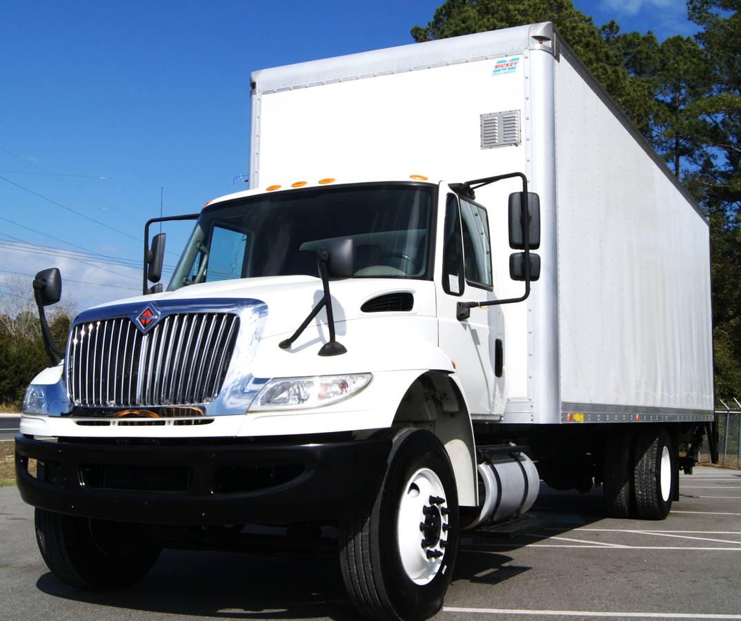 2019 International 4300 26’ Box Truck 102X109 Liftgate Cummins 833