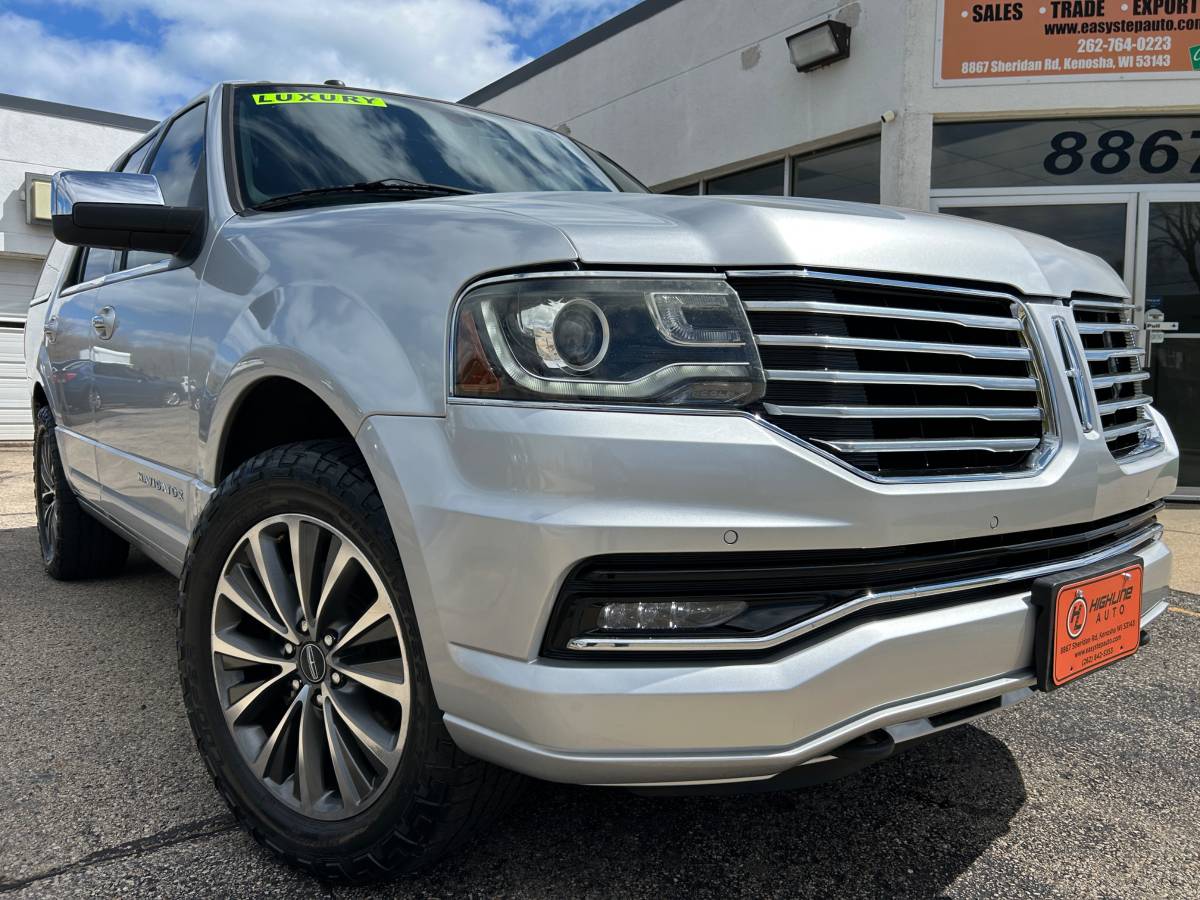 2017 Lincoln Navigator Select 4X4, 93k miles, Warranty/Financing avail