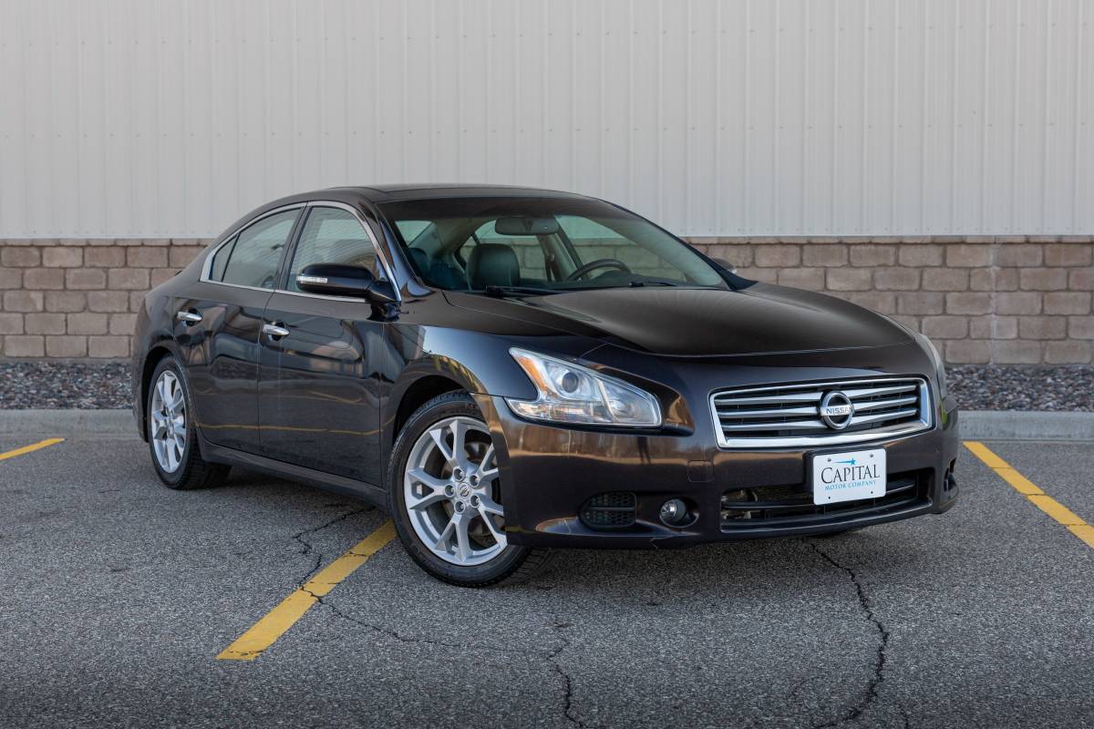 2012 Nissan Maxima 3.5 S w/ Heated Seats & Steering Wheel, Bluetooth