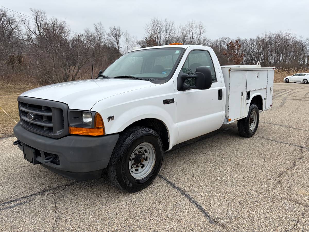 2001 Ford F250 Utility Truck (Good Condition/1 Owner)