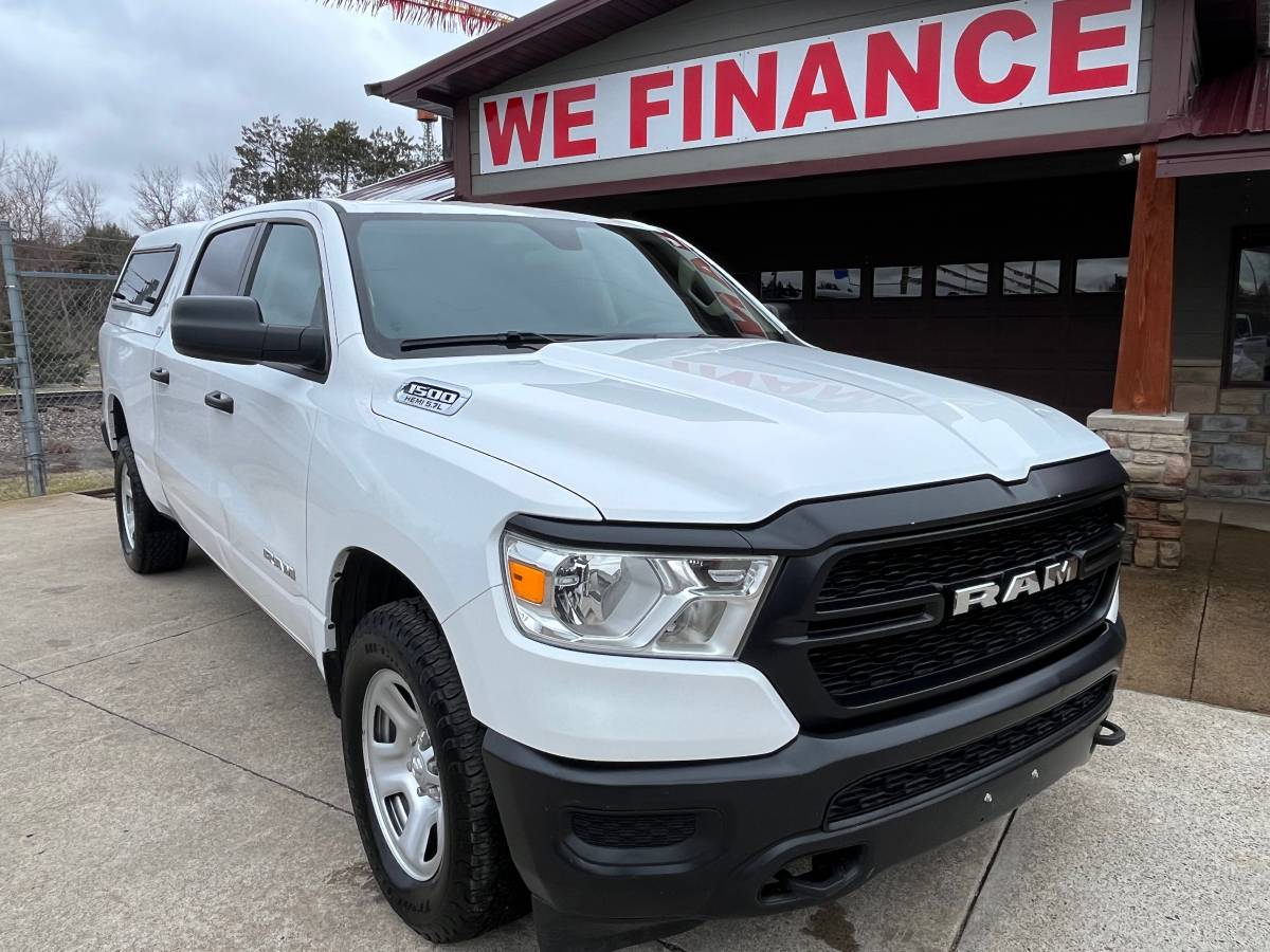 2020 RAM 1500 CREW CAB 4X4 , 1 OWNER VERY CLEAN ! GREAT PRICE
