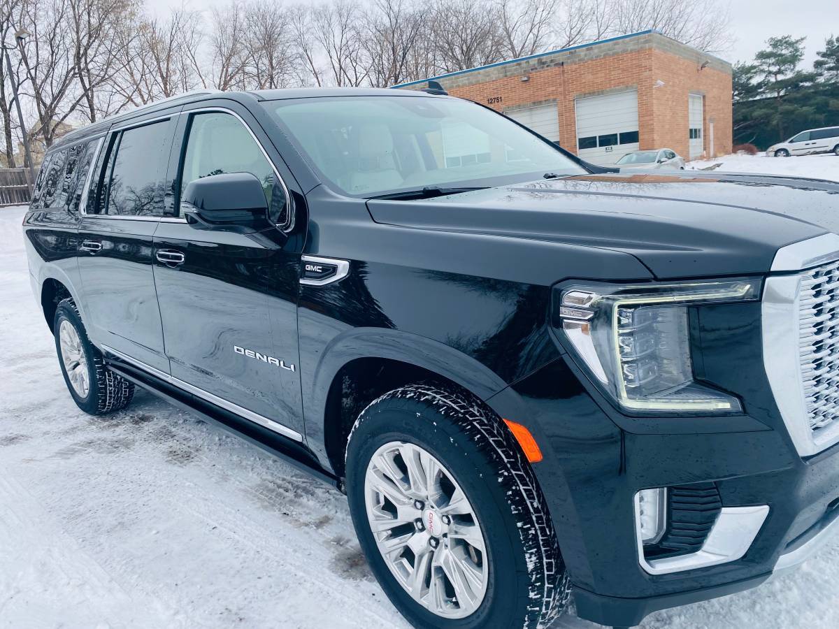 2024 Yukon Denali XL-Black,Tan Leather,like new, 32000 miles