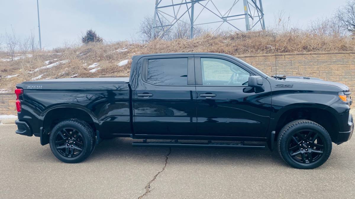 2022 Chevy Silverado Trail Boss Crew Cab-3.0 Duramax Diesel,Black,NICE
