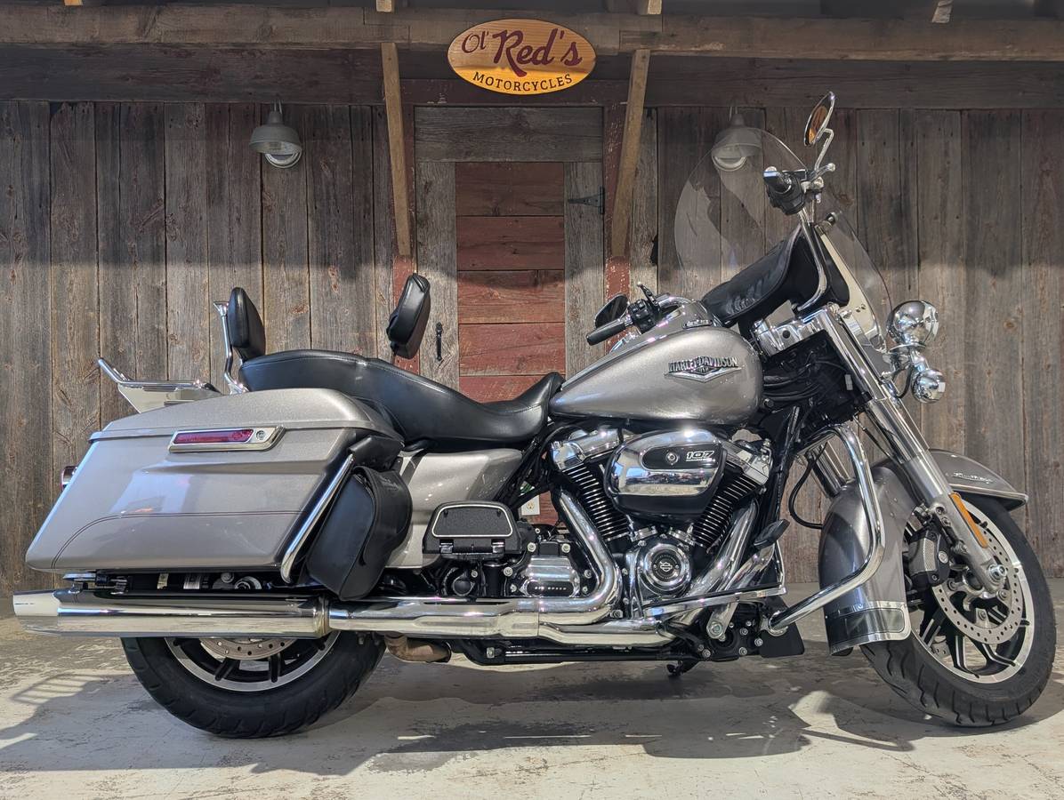 2017 HARLEY DAVIDSON ROAD KING - FLHR