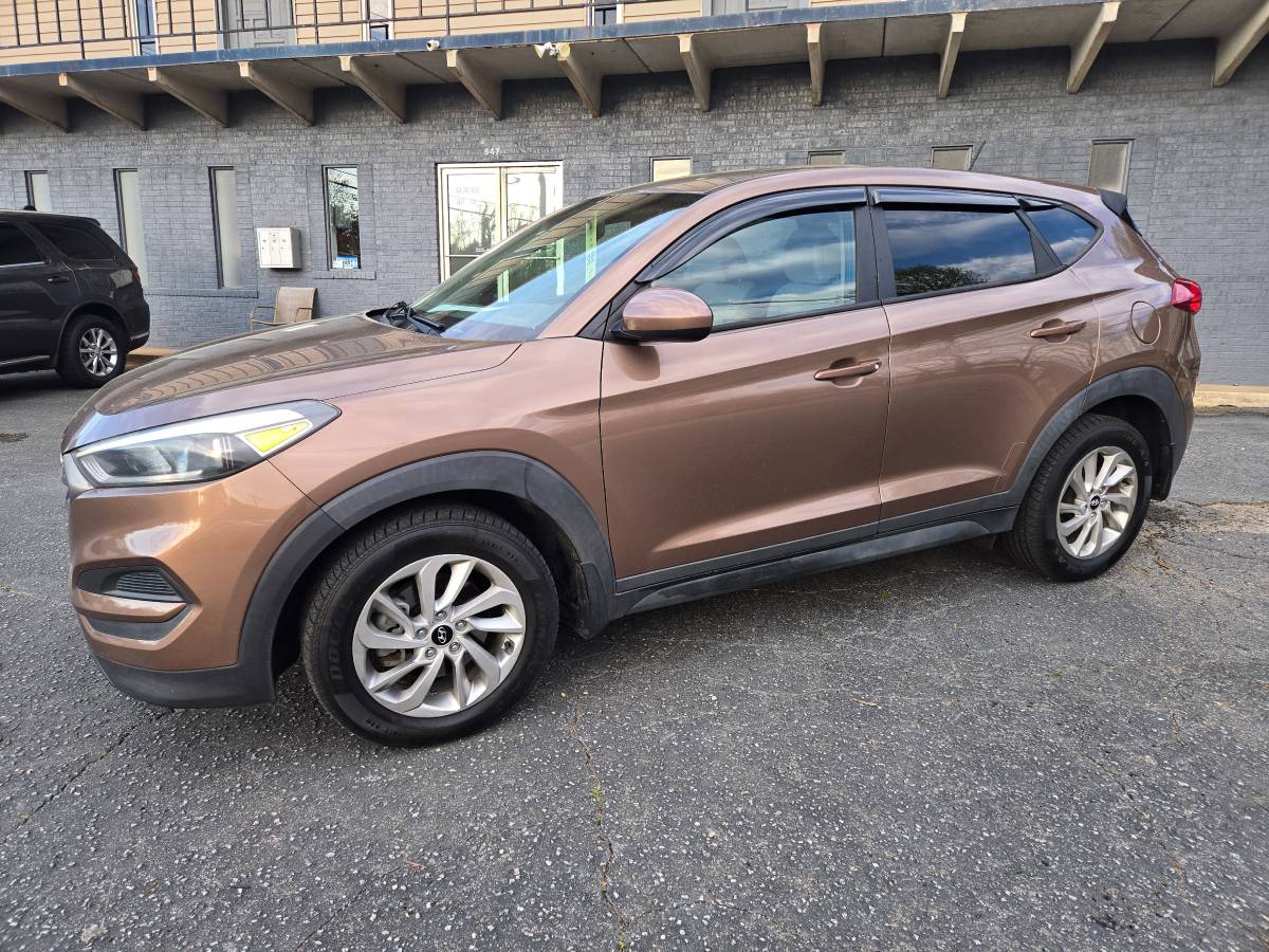 2016 Hyundai Tuscon SE 34 MPG