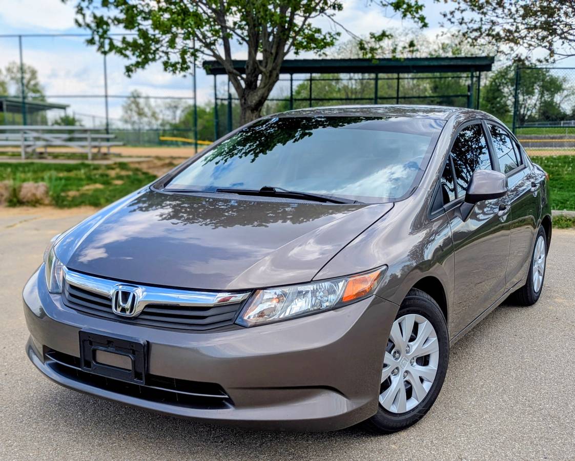 2012 Honda Civic 4dr Sedan 2 Owner Automatic Carfax in Hand