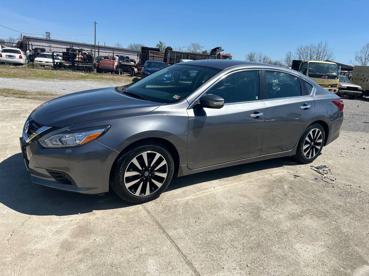 2018 Nissan Altima SL-41K, Heated Leather Seats, Alloy Wheels