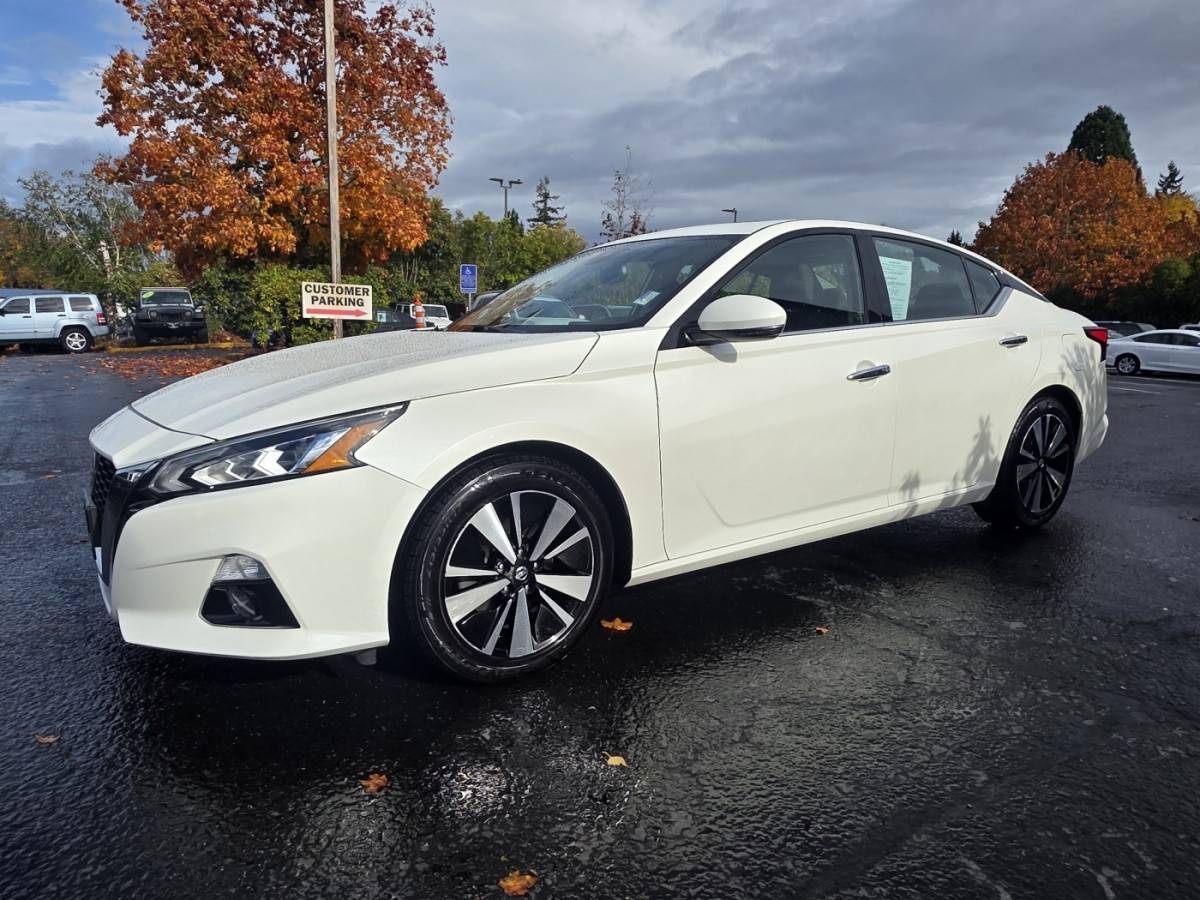 2019 Nissan Altima Fwd 2.5 Sv Sedan 4d Heated Steering wheel Sedan Dr