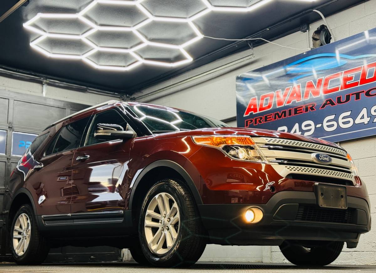 2015 Ford Explorer Only 40K Miles! 3rd Row Seating