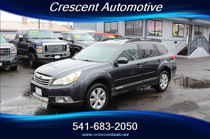 2011 Subaru Outback 3.6R Limited Wagon ▶ Symmetrical All Wheel Drive