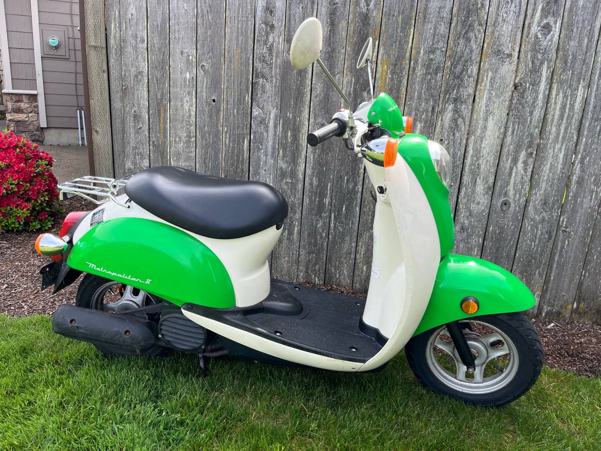 2005 Honda Metropolitan ( 100 MPG )