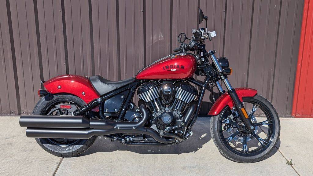 2024 Indian Motorcycle® Chief Dark Horse® Sunset Red Metallic