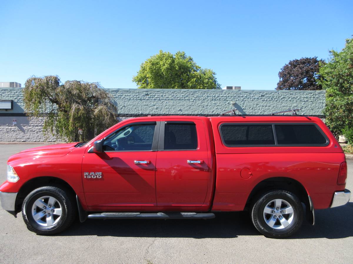 2016 Ram 1500 Quad Cab "SLT" 4x4