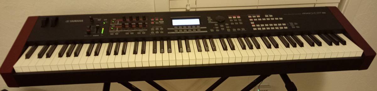 Yamaha MOXF8 88-Key Synthesizer Workstation, UNBEATABLE PRICE! MINT