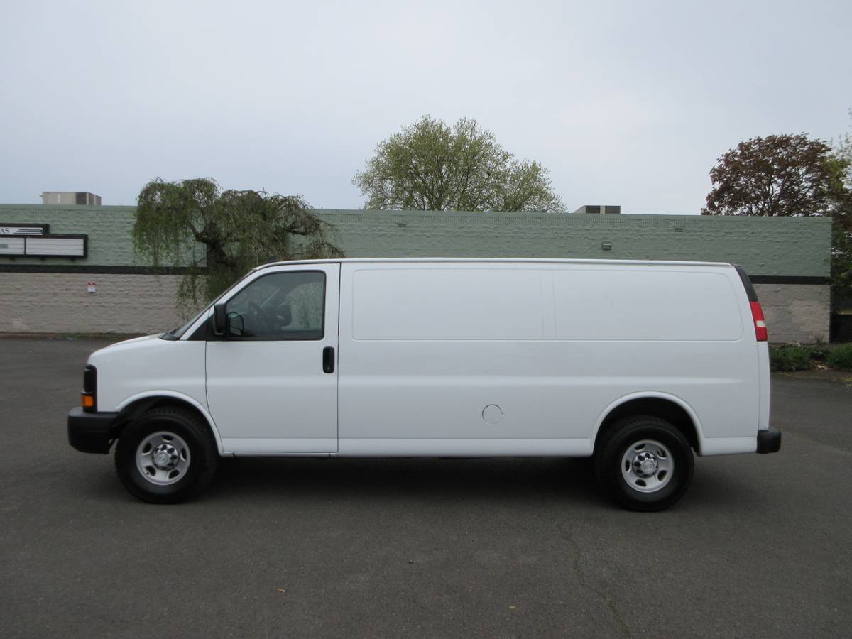 2016 Chevrolet Express 3500 Extended Cargo Van