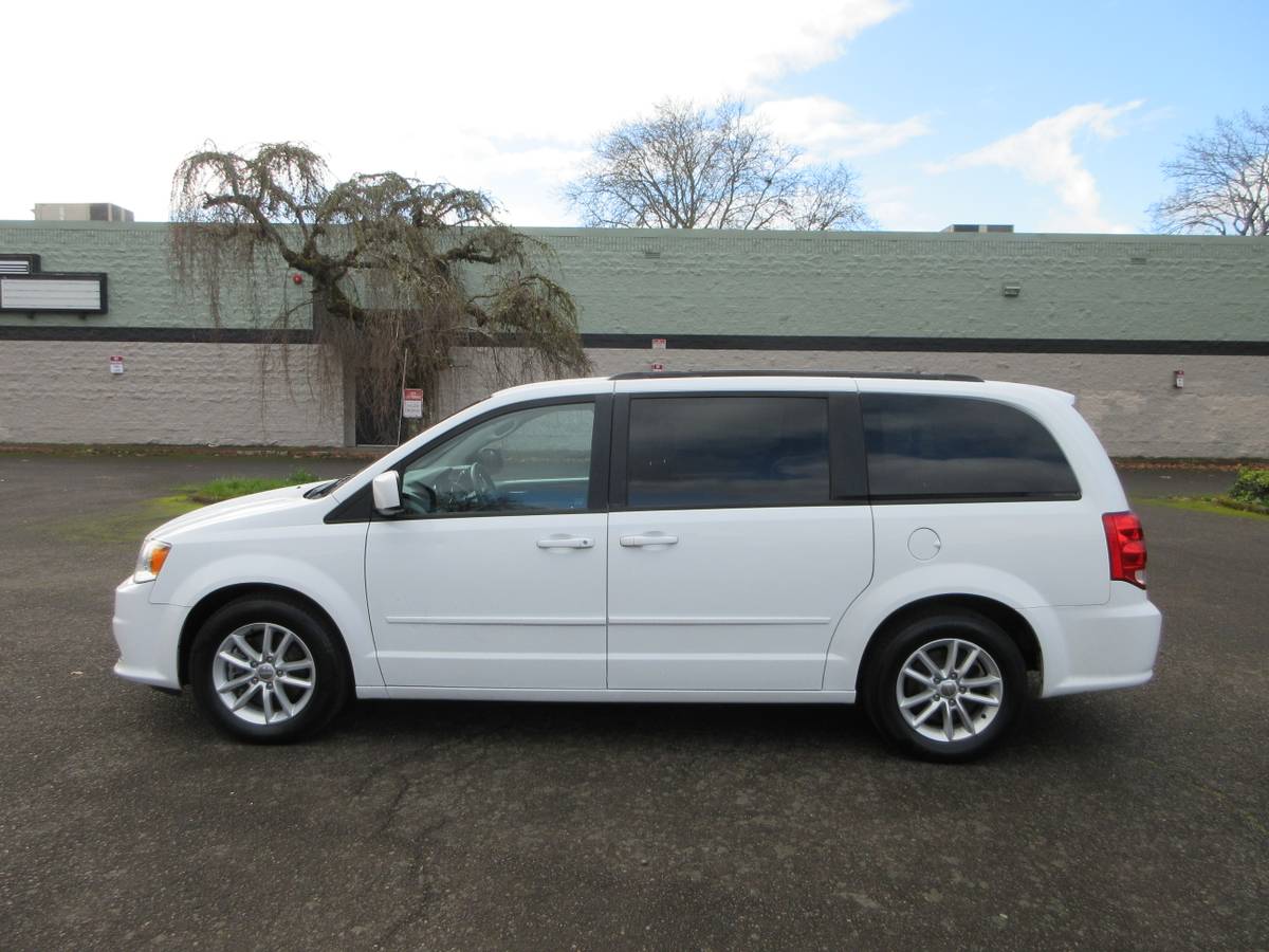 2014 Dodge Grand Caravan SXT - 7 Passenger - Exceptional
