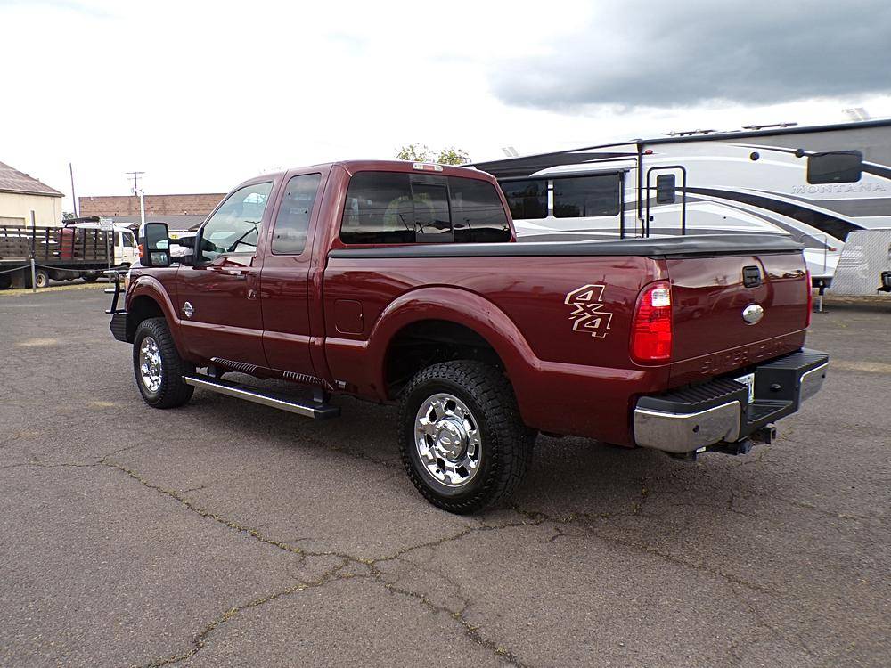2012 Ford F-250 4WD SuperCab 142 Lariat