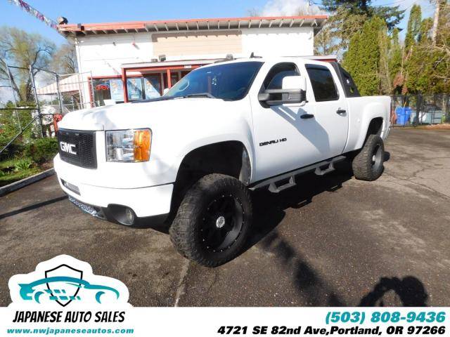 2012 GMC Sierra 2500HD Denali pickup Summit White